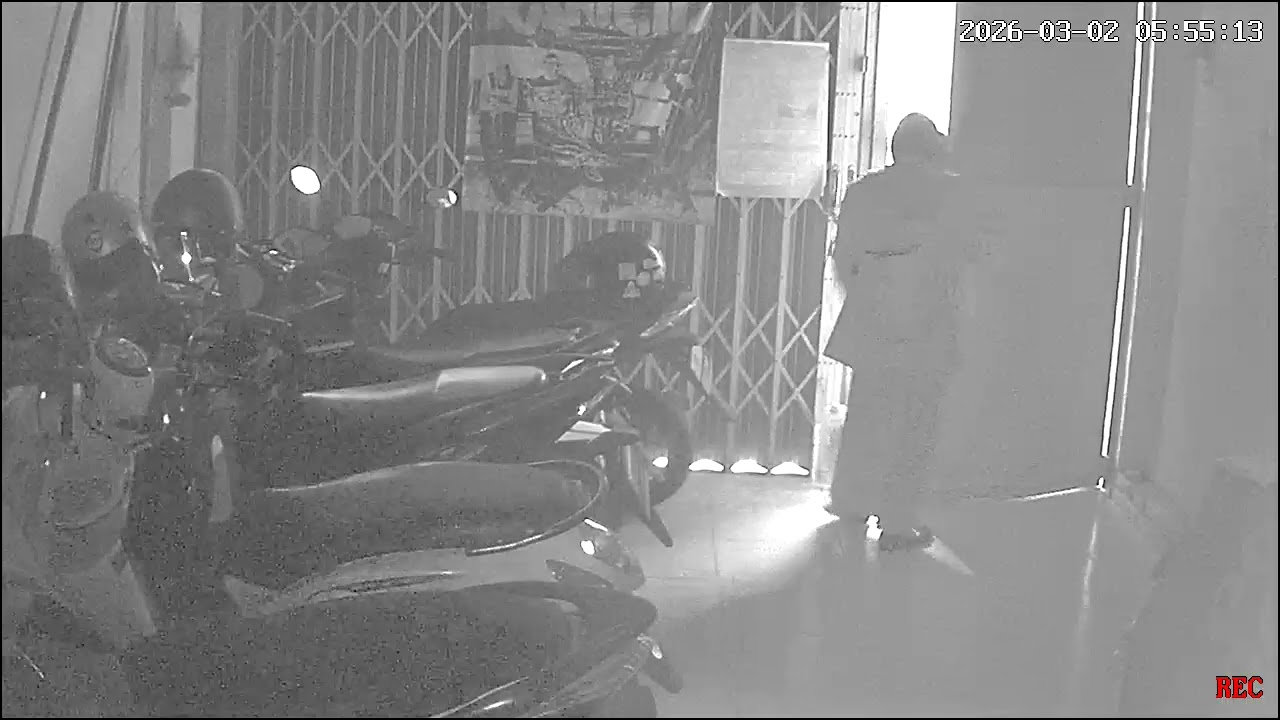 C 2326 Adisti Berangkat Mengajar 