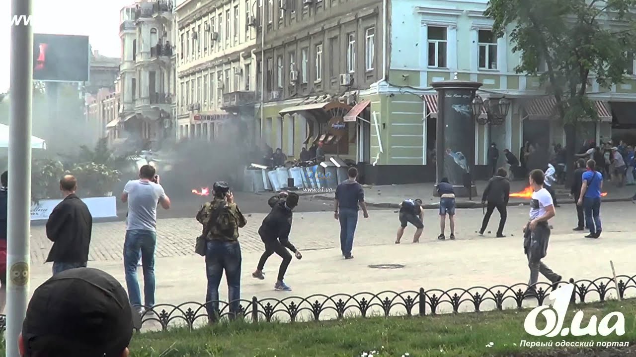o1.ua - Столкновение на Дерибасовской 2.05.2014 / Новости Одессы - YouTube