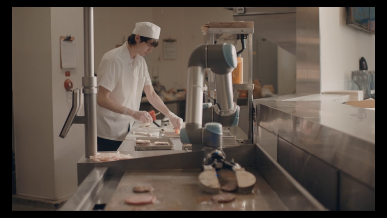 BBC Radio Foyle Breakfast News - Flippy the burger flipping robot - YouTube