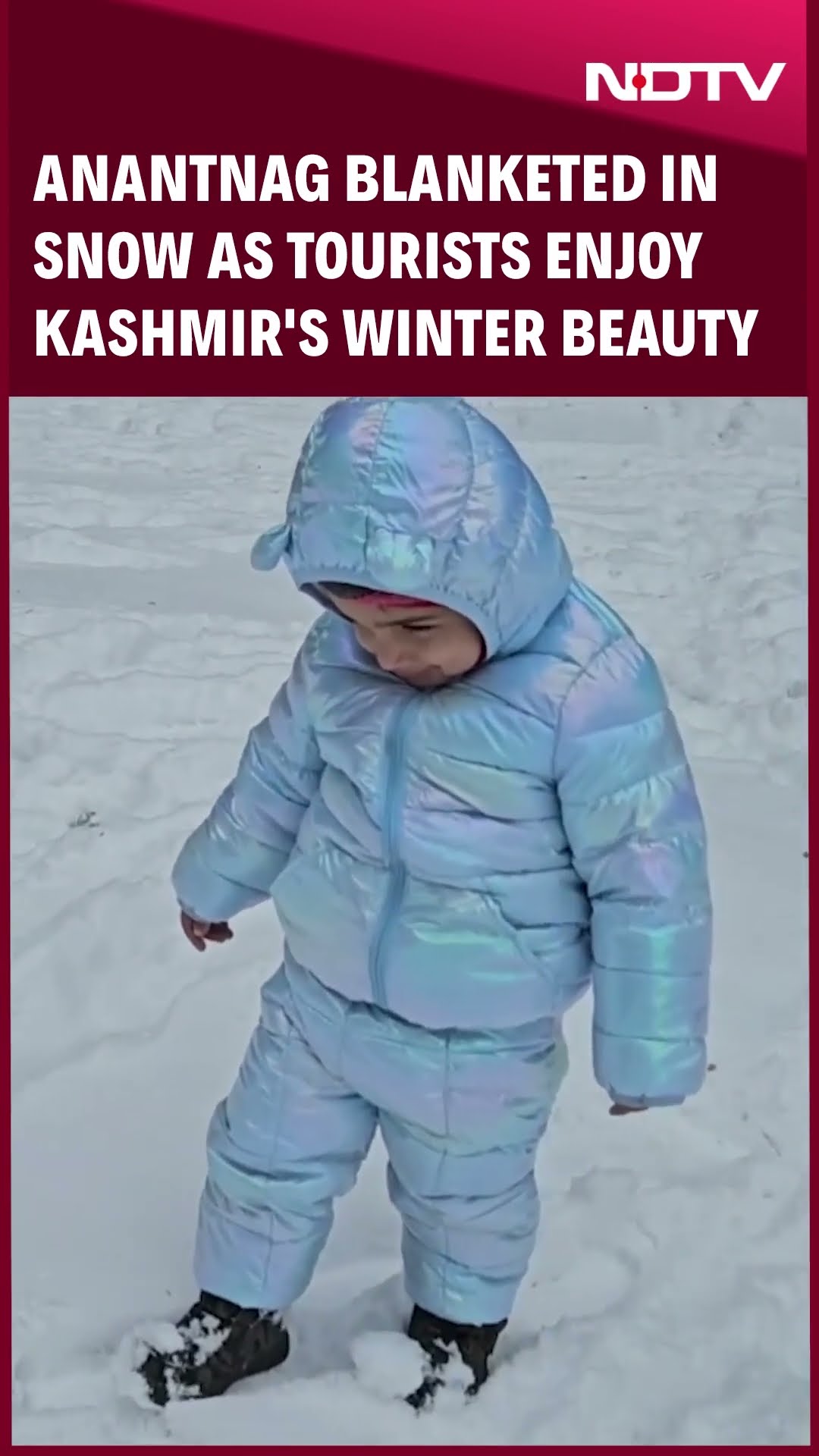 J\u0026K Snowfall | Anantnag Blanketed In Snow As Tourists Enjoy Kashmir's Winter Beauty