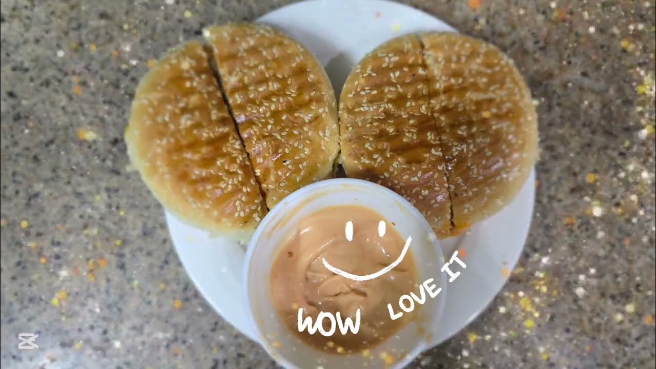 Peri peri chicken cheese burger,so yummy 😋 Home-made easy to make burgers 🍔 