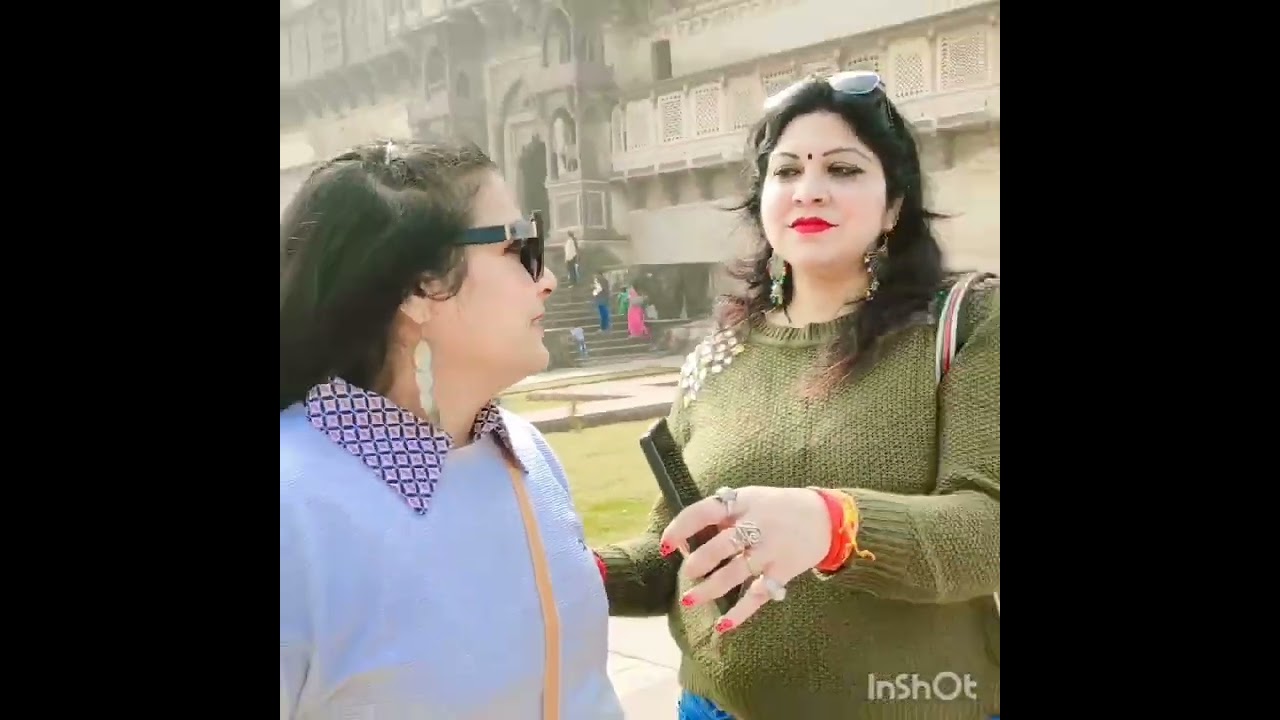 wonderful women group enjoying picnic trip orchha 