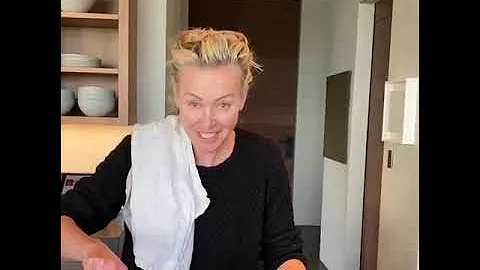 Ellen Degeneres Portia Derossi Cooking durung quar...