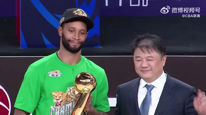 Liaoning guard Kyle Fogg awarded CBA Finals Most Valuable Player (FMVP) 辽宁外援弗格当选2023-2024赛季总决赛最有价值球员 - DayDayNews
