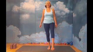 8 dakikada sadece kol ve bacak sallayarak bedeni canlandıran yoga hareketleri - Sabah Yogası
