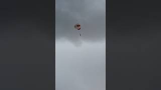 Parasailing Woman Lands Abruptly After Her Rope Snaps Due to Strong Wind - 1216452