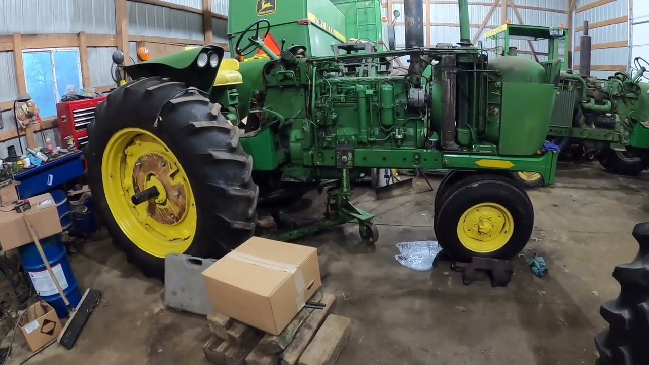John Deere 4010 getting split for clutch issues