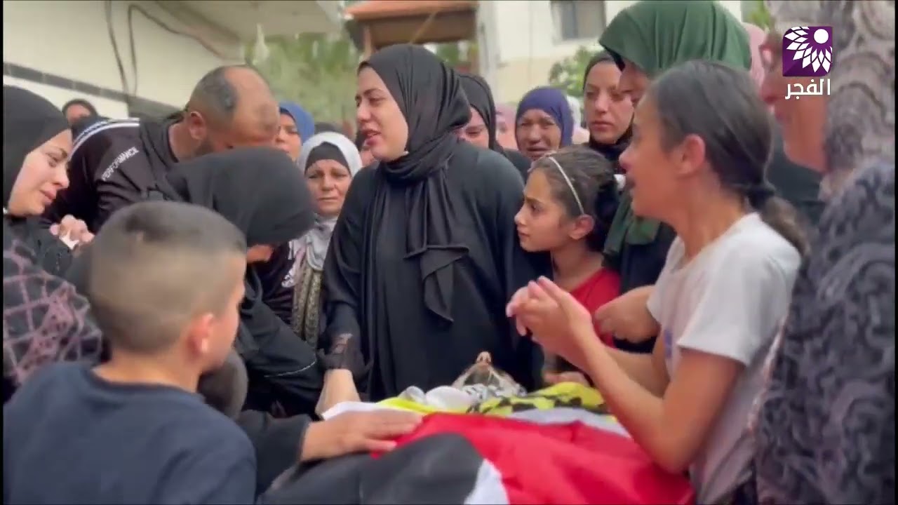 من وداع الشاب عبدالله بسام أبو الهيجا من بلدة اليامون الذي ارتقى فجر اليوم في مخيم جنين