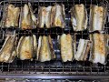 家庭で簡単にできる穴子の捌き方です 包丁+キッチンバサミとスプーンで職人の技を真似してみましょう 天祐丸 穴子の捌き方 下処理です