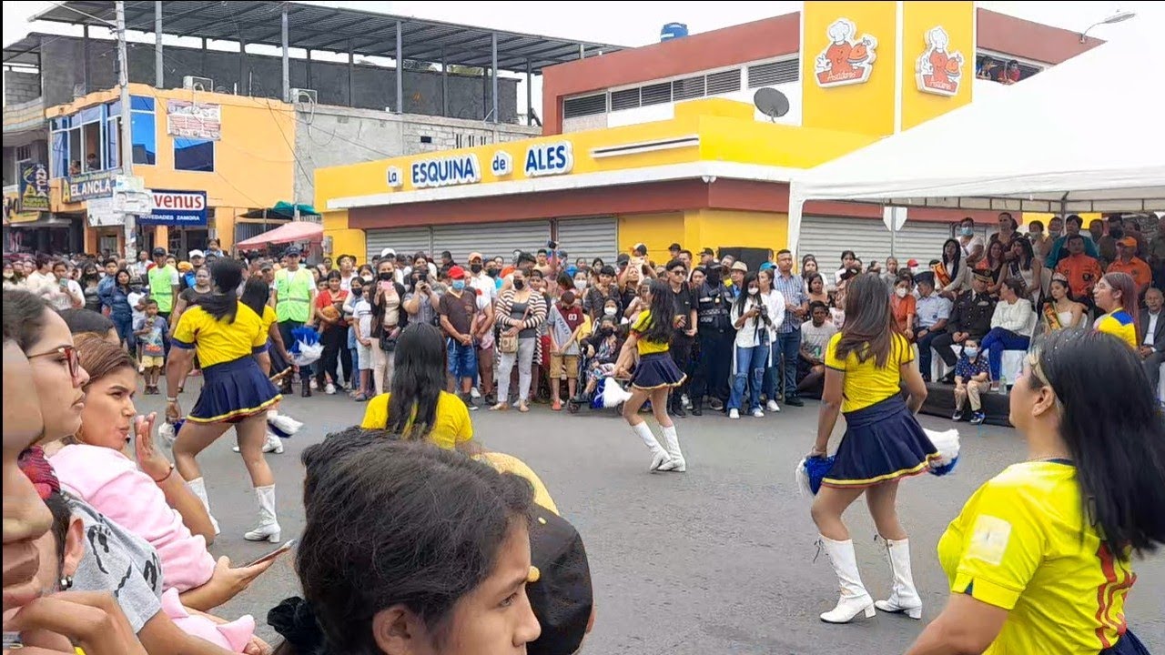 Desfile Parroquia Eloy Alfaro (Cuba) Manta Ecuador