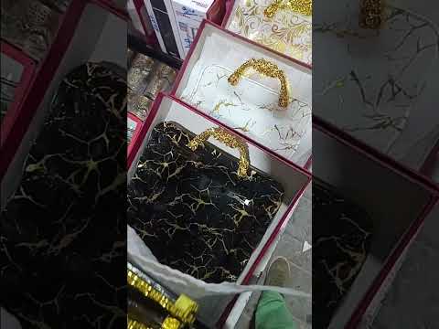 بلاطو أنيق من الزجاج