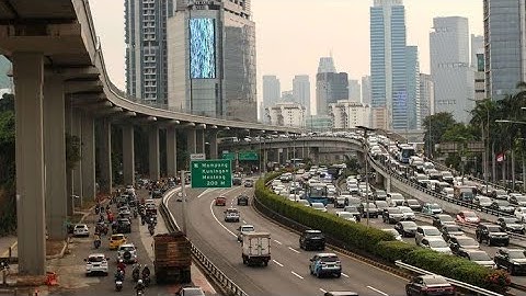 Lalulintas Jakarta Padat, Bising Tapi, Membuat Kota Terus Hidup dan Berdenyut Tanpa Henti 