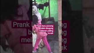 prank pocong lucu bikin ngakak pocong sampey bingung kena pukulan#shorts