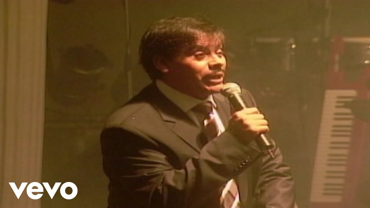 Los Rehenes - No Me Importa (En Vivo / Chyron)
