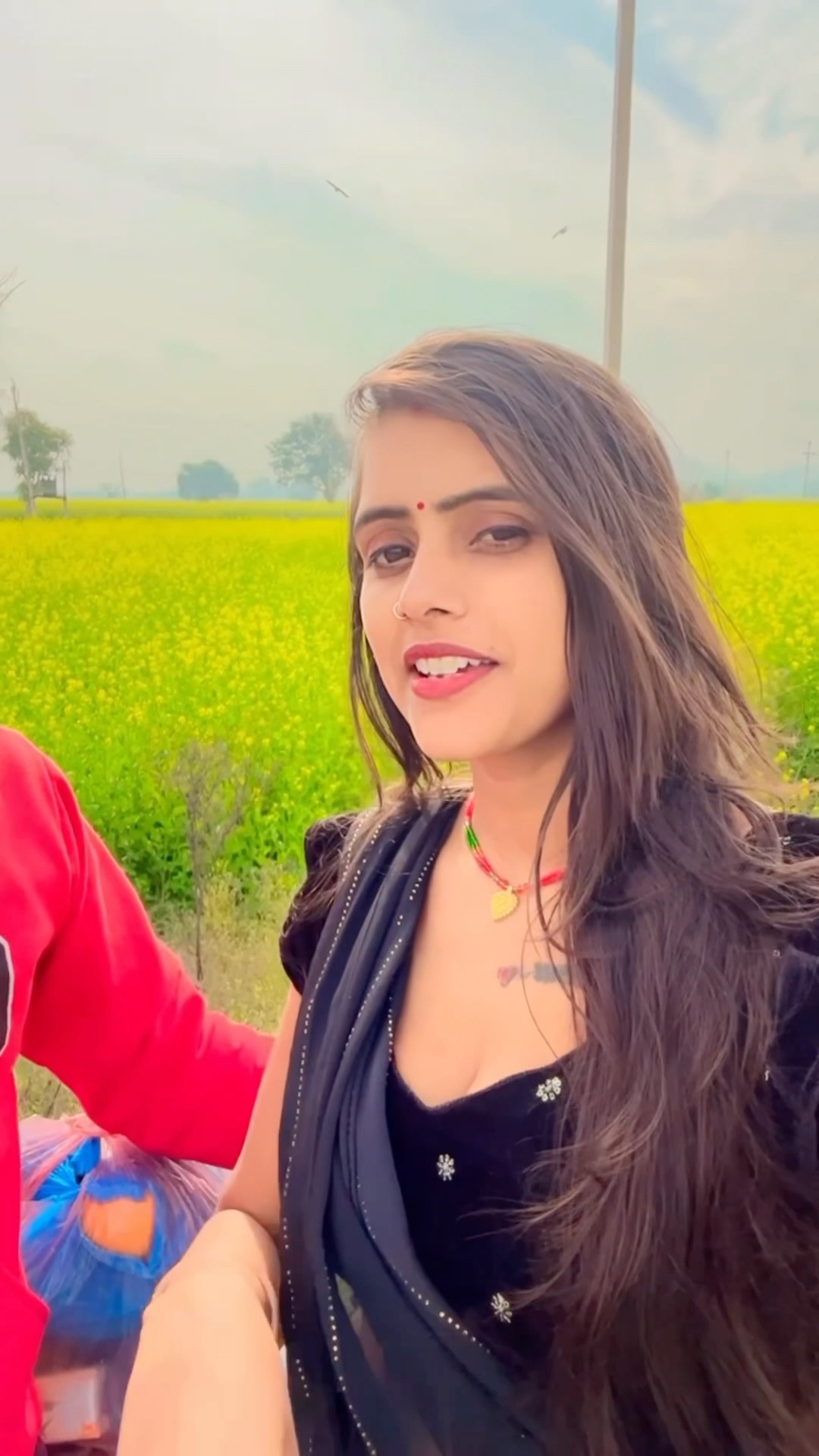धरे तंबाकू चोखा री #meenu #trending #trendingshorts