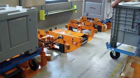 Tugger train Still LiftRunner® B Frame with load centralisation