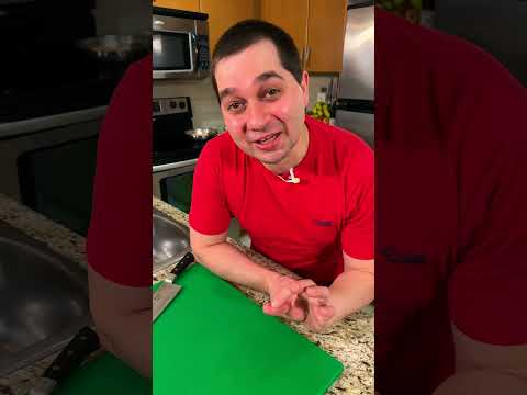 Когда купил Креветки по акции. Жареные чесночные креветки как в ресторане рецепт.