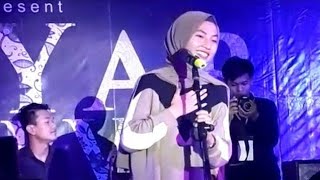 Febri Putri - MUNGKIN SANG FAJAR (Melly Goeslow) at Universitas Semarang