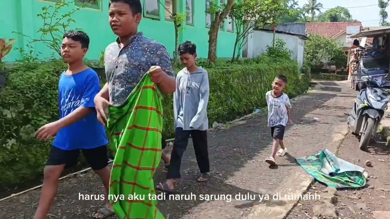 Pemula editor komedi (bocah ngapak yaa) hanya bersenang senang 😊😃jangan lupa like and subscribe