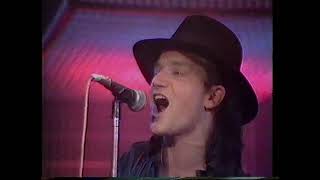 U2 Two Hearts Beat As One @ TOTP original, 31 march 1983