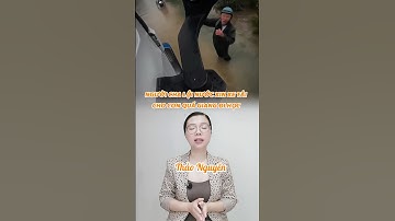 Người cha lội nước xin xe tải cho con quá giang đi học