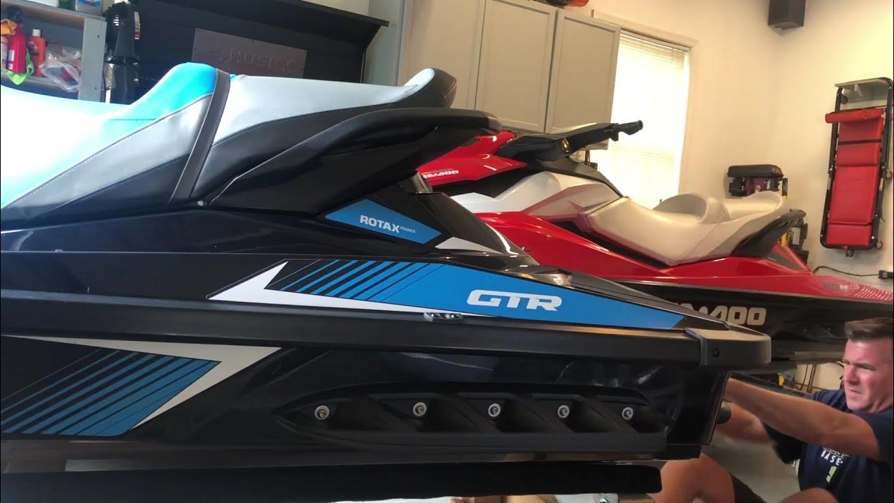 Removing jet skis from the trailer with my jet ski winch. YouTube