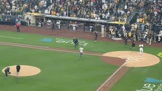 Jake Peavy Throws Ceremonial First Pitch to Joe Musgrove | Padres Opening Day