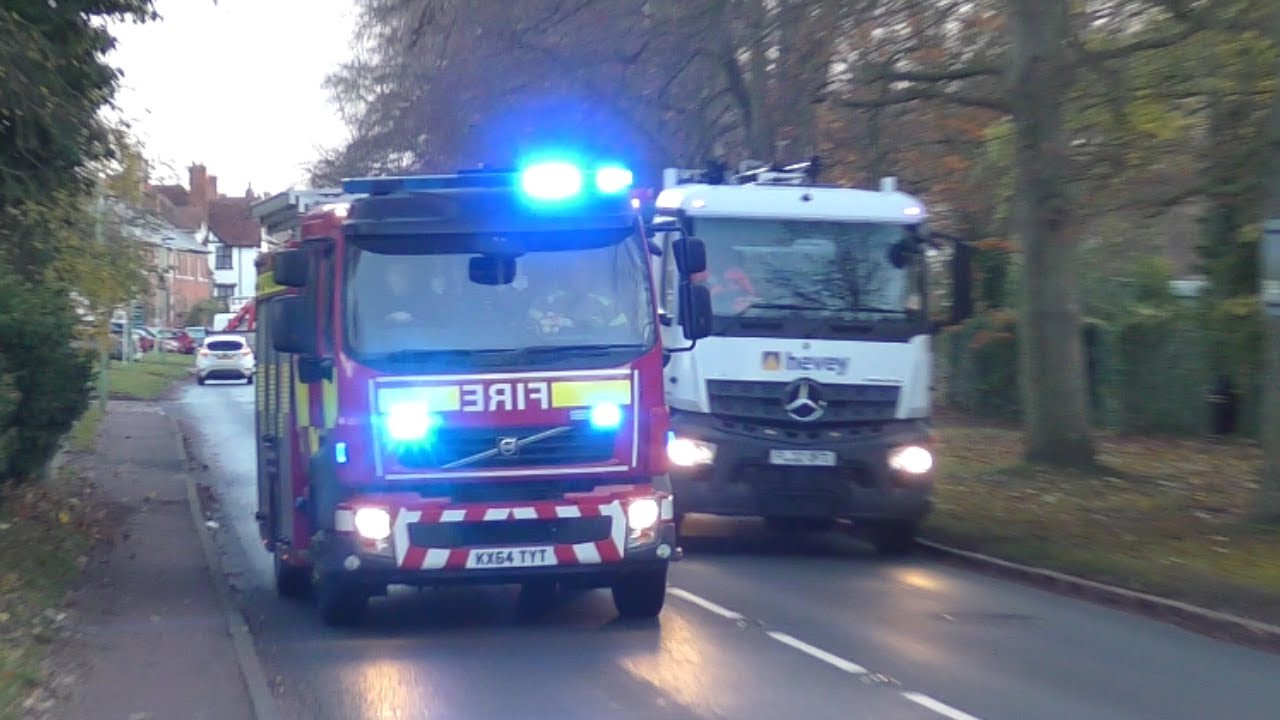 Suffolk Fire & Rescue Service - Clare C/WrT Responding to Thatch Fire ...