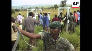 RWANDA: RWANDA CUTS ARMY TO CUT COSTS