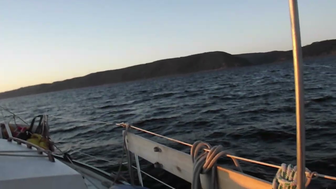 ⁣Radar SAUVE Mon Voilier en Nuit Gaspésie ! Vagues 4 Pieds + Vent Cabotage FOU 😱(Dernier Avant Gaspé)