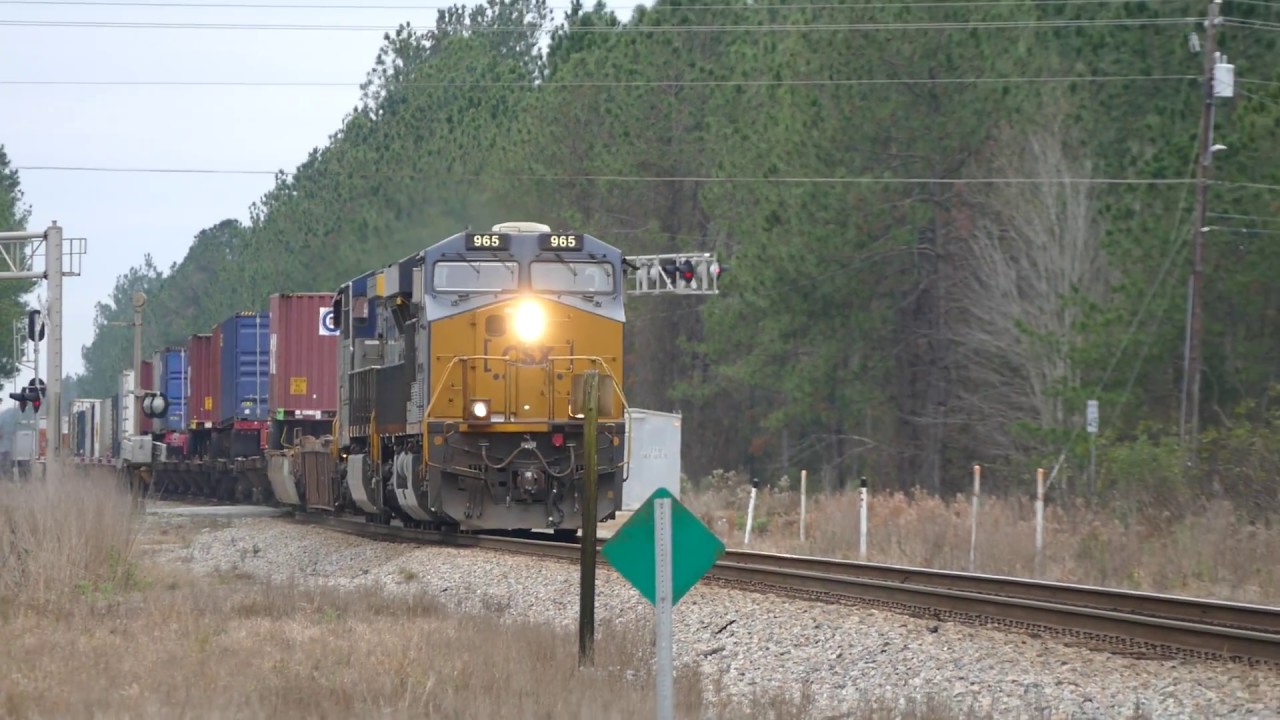 CSX Q032 pounds Nahunta Diamond