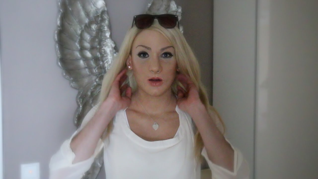 Female mask: Spring Look