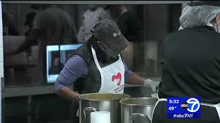 5 AM Thanksgiving Morning at God's Love We Deliver | WABC7