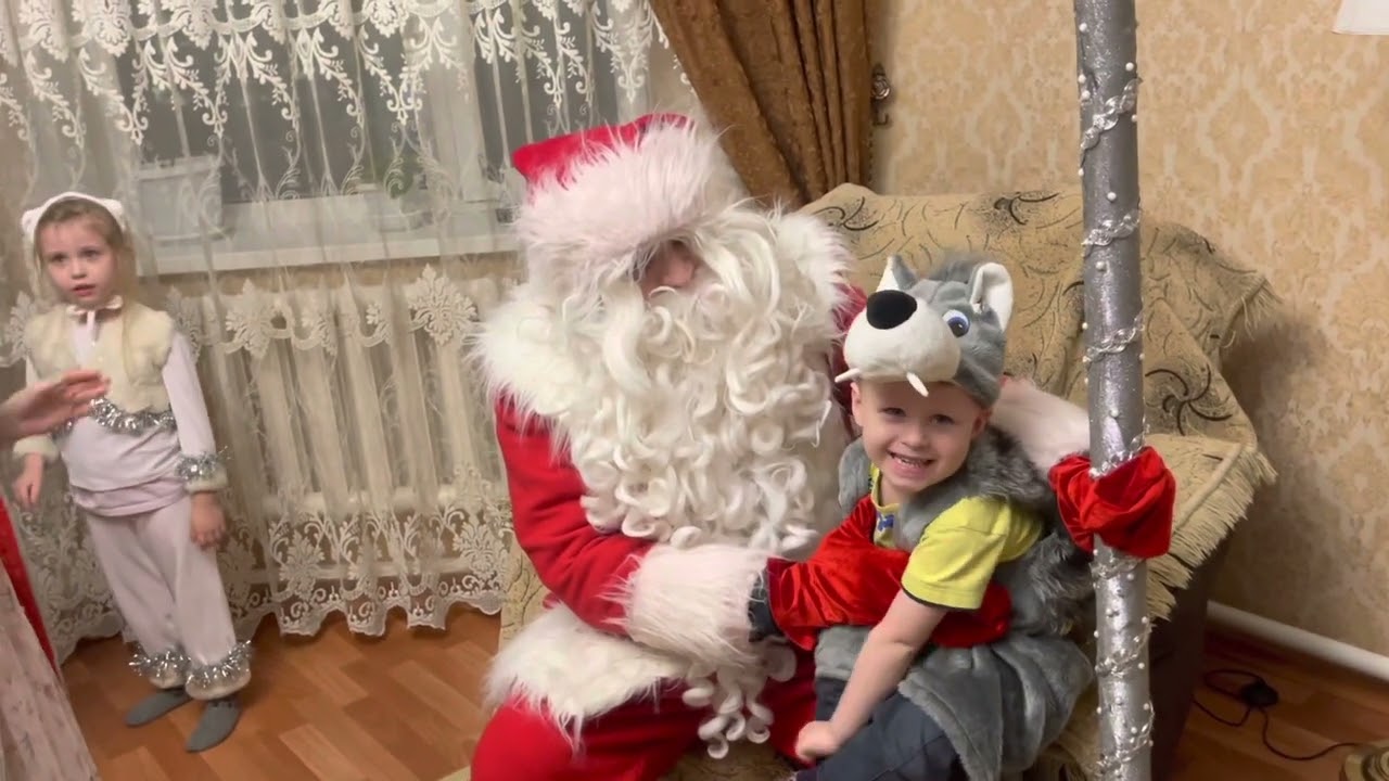 Зимние прогулки, в гостях Дед Мороз и снегурочка