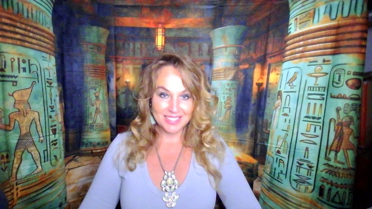 Лео: Они думают, что Лео чертовски горяч, но им пришлось выжидать до СЕГОДНЯШНЕГО ДНЯ...