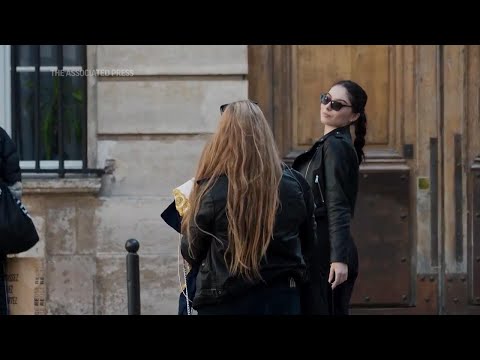 "Emily in Paris" locations draw tourists