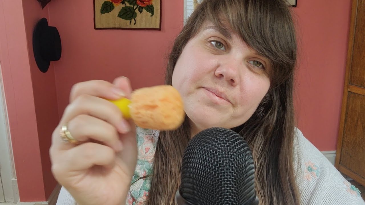 ASMR mic brushing with sponge brushes!