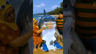 Emak Nyikatin Gigi Hiu Biar Ga Bau Jigong Kocak