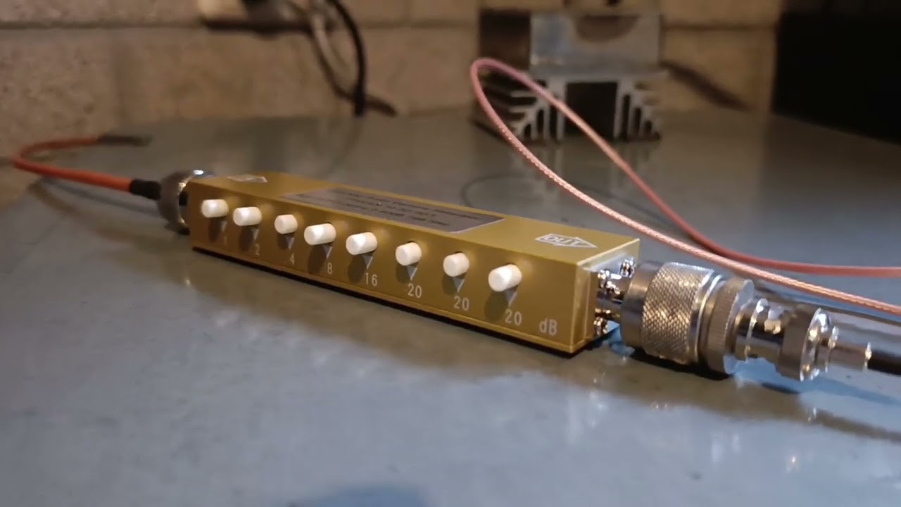 Dutch Amateur test 02: FM transmitter Rohde & Swarz SU115 by Tiny SA Ultra