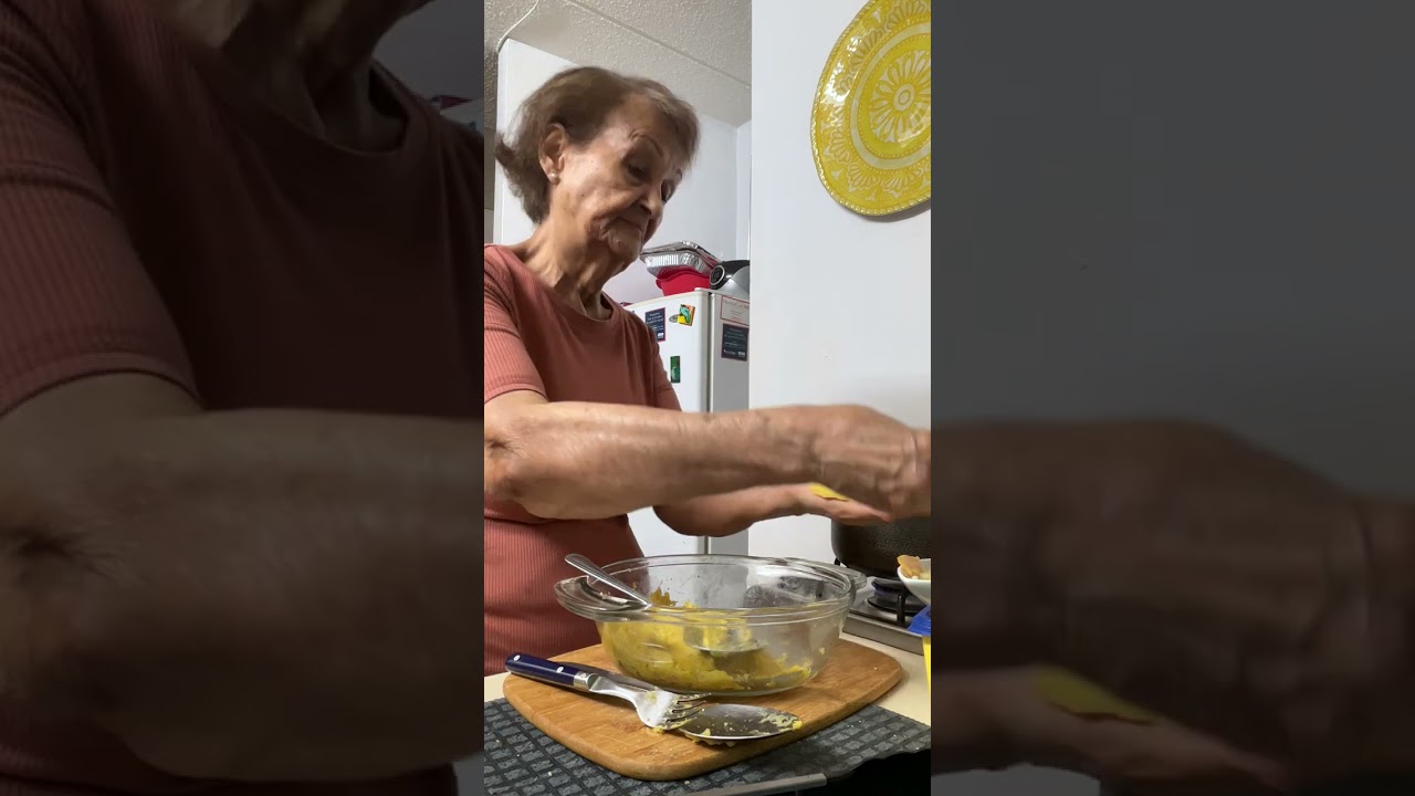 Sorullos de plátano maduro relleno con queso