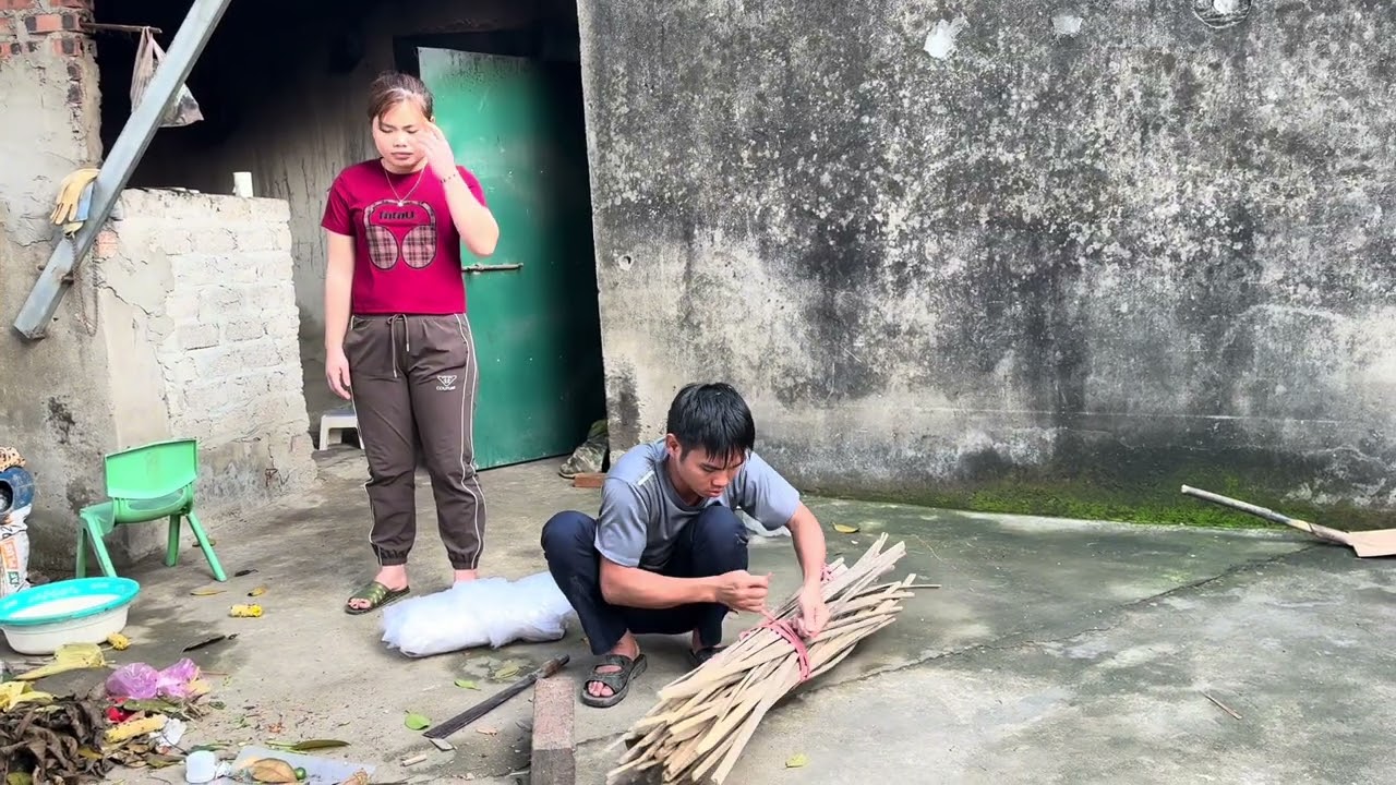 Thắng mua tui bóng về cang ruộng thì bị tiến mắng sợ bà quế lại phá hết 