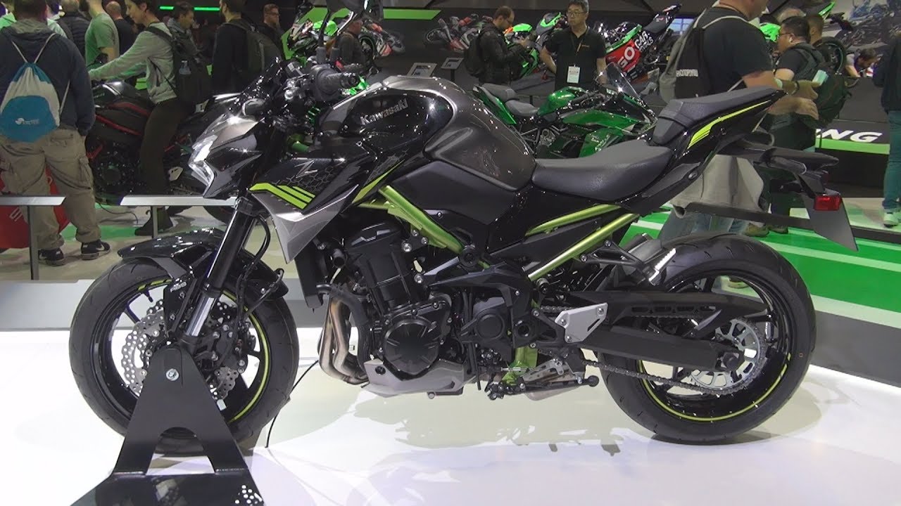 Kawasaki Z900 Metallic Flat Spark Black (2020) Exterior and Interior