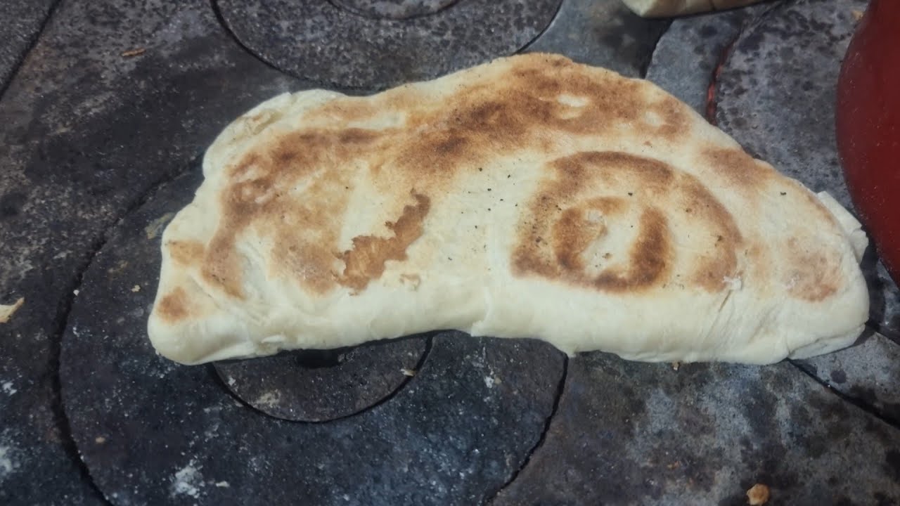 Placinta cu branza, coapta pe plita. @ramonaluca1985 