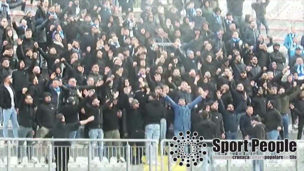 Arrivo, battimani, cori Matera a Barletta, Serie D 2022-23