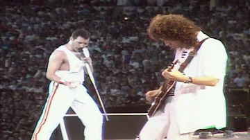 Queen - I Want To Break Free (Live At Wembley)