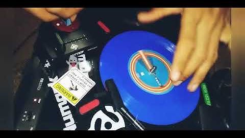 TORI Freestyle with NUMARK PT01 SCRATCH