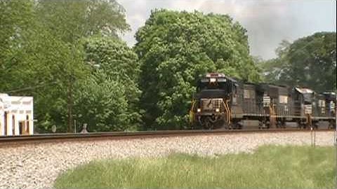 Train-322-Throttles-Up-Leaves-Town.mpg