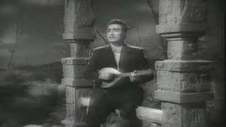 Video voorbeeld van "Suhani Raat Dhal Chuki - Mohammad Rafi (Dulari - 1949)"