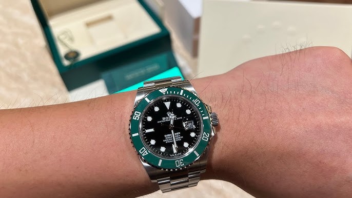 rolex submariner green bezel