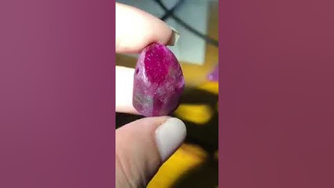 Ruby Yên Bái đỏ đẹp. Hàng thô 42ct. Giao lưu cho bác nào nhu cầu. Giá cực hợp lý cho bác cắt mài ạ